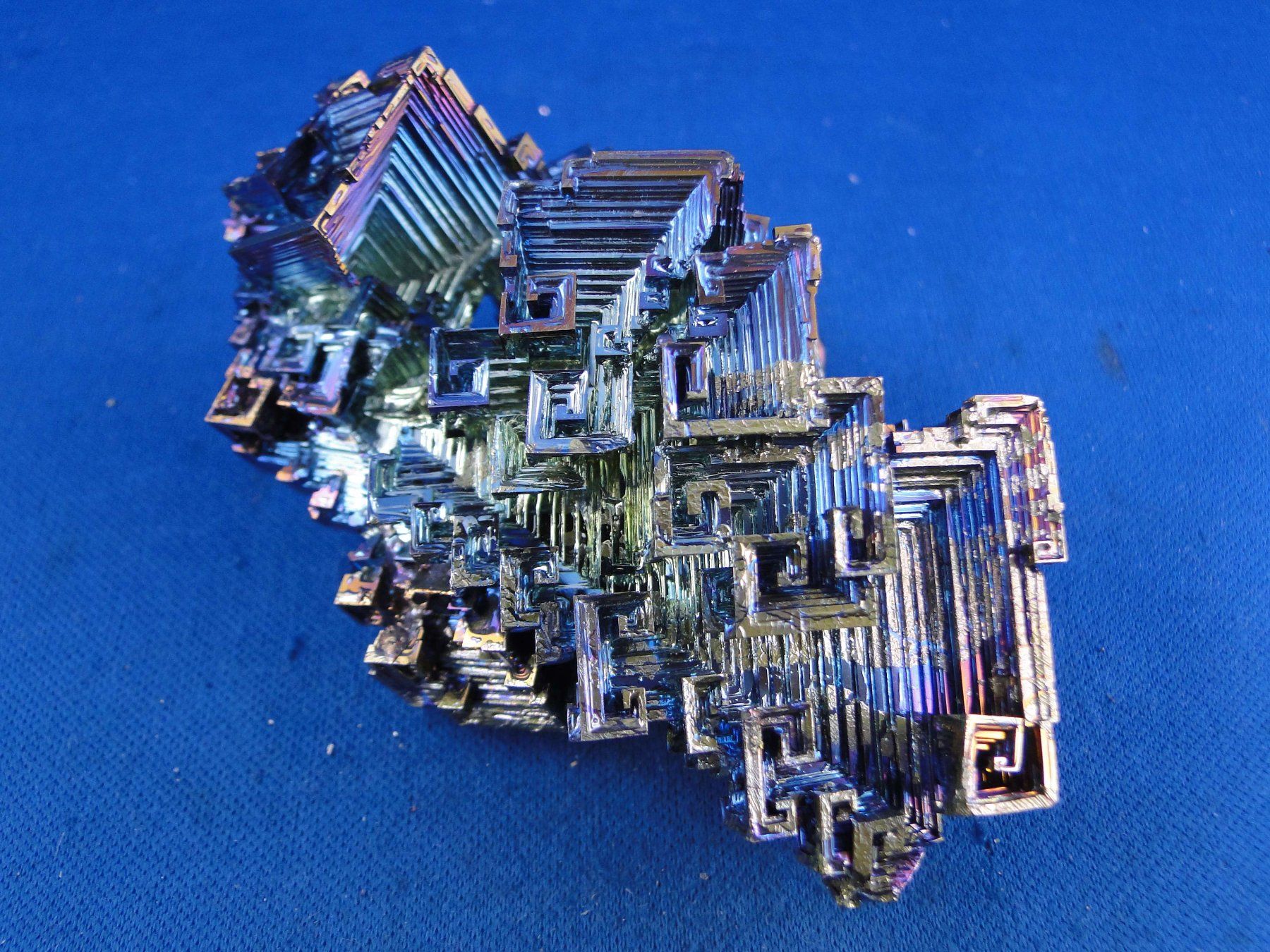 Minerali & Pietre curative: Bismuth – Usato da Schinznach Bad venduto da Demerald 1