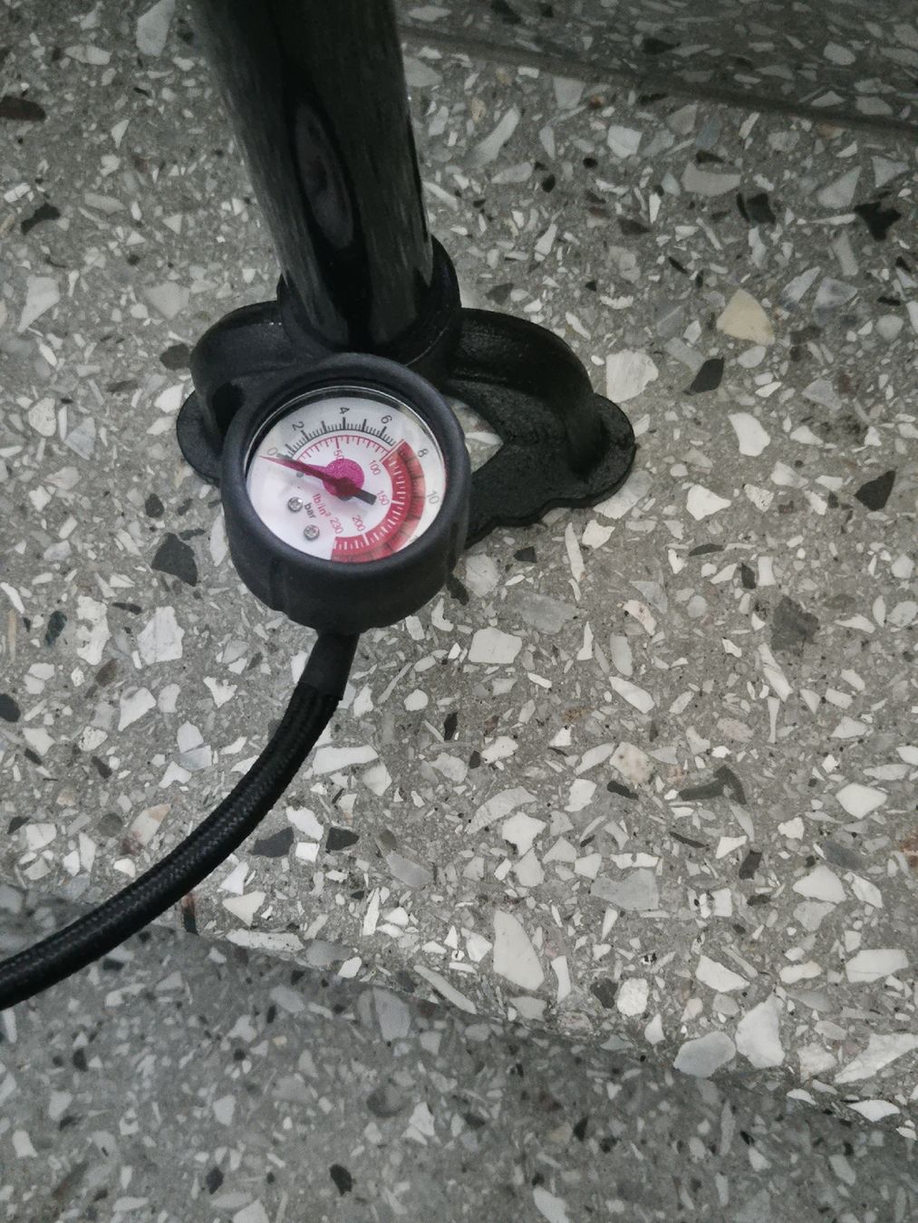 Pompes: Velopumpe mit Manometer – D'occasion à Effretikon par fridolina01 1