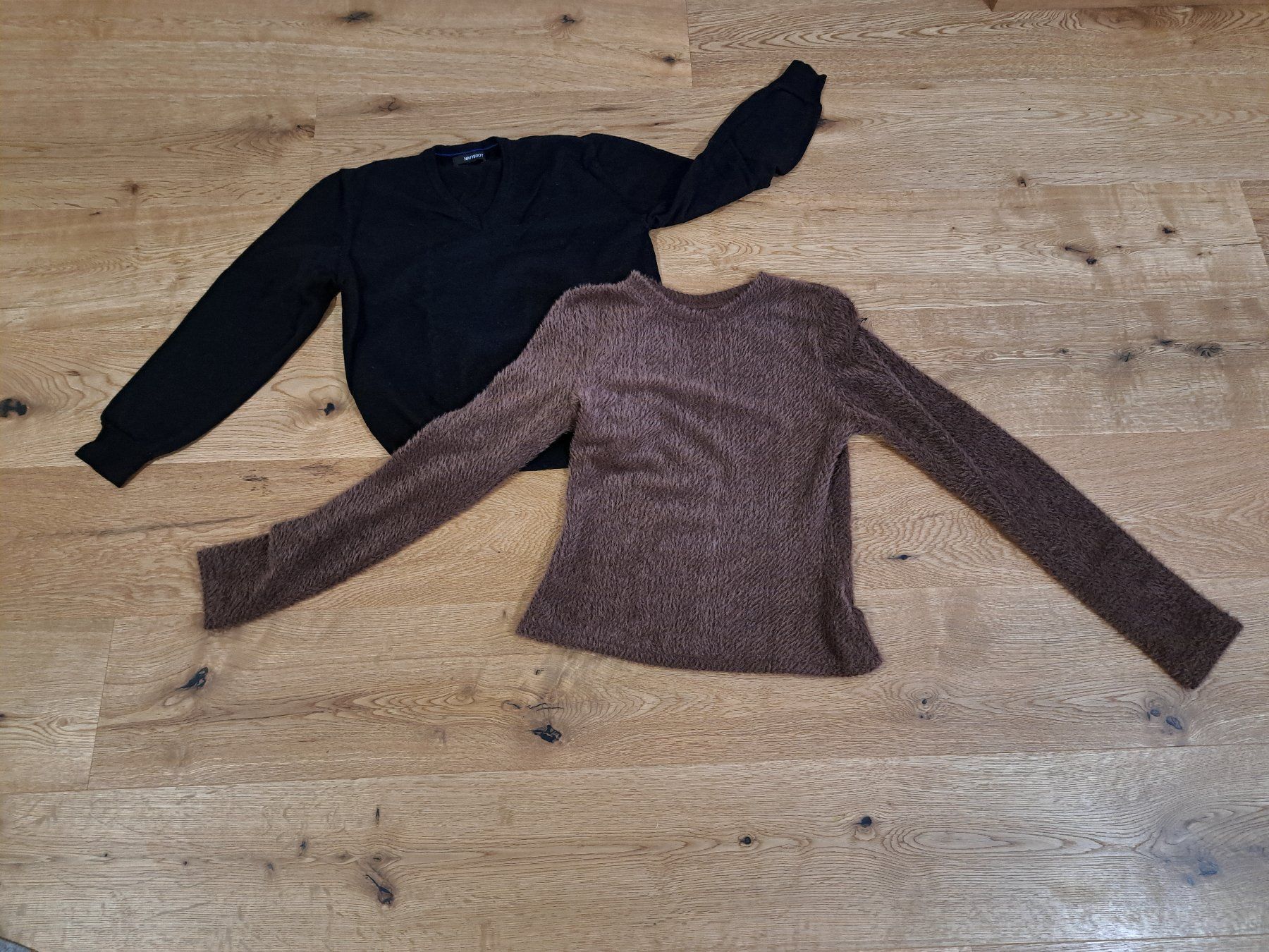 Kleiderpakete: 2 Wollpullover, Grösse S – Gebraucht aus Wil SG von Gabri6