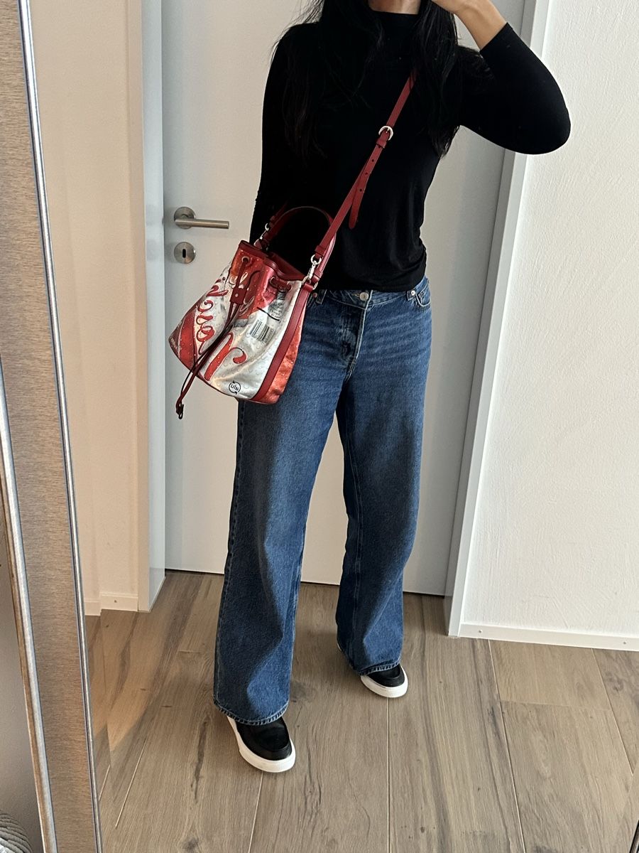 Moschino Borse da donna: Moschino Coca-Cola-inspired leather bucket bag – Usato da Uhwiesen venduto da CelineDior 2