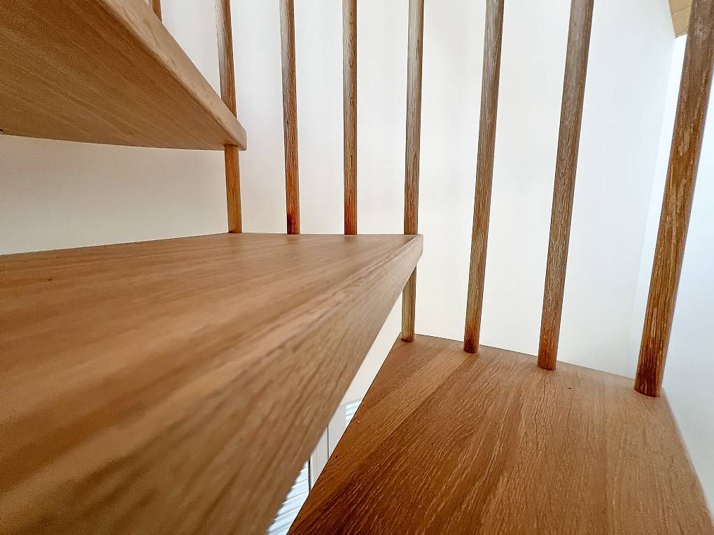 Scale: Hochwertige Holzwendeltreppe aus  Eiche – Usato da Mauren venduto da lordquake 4