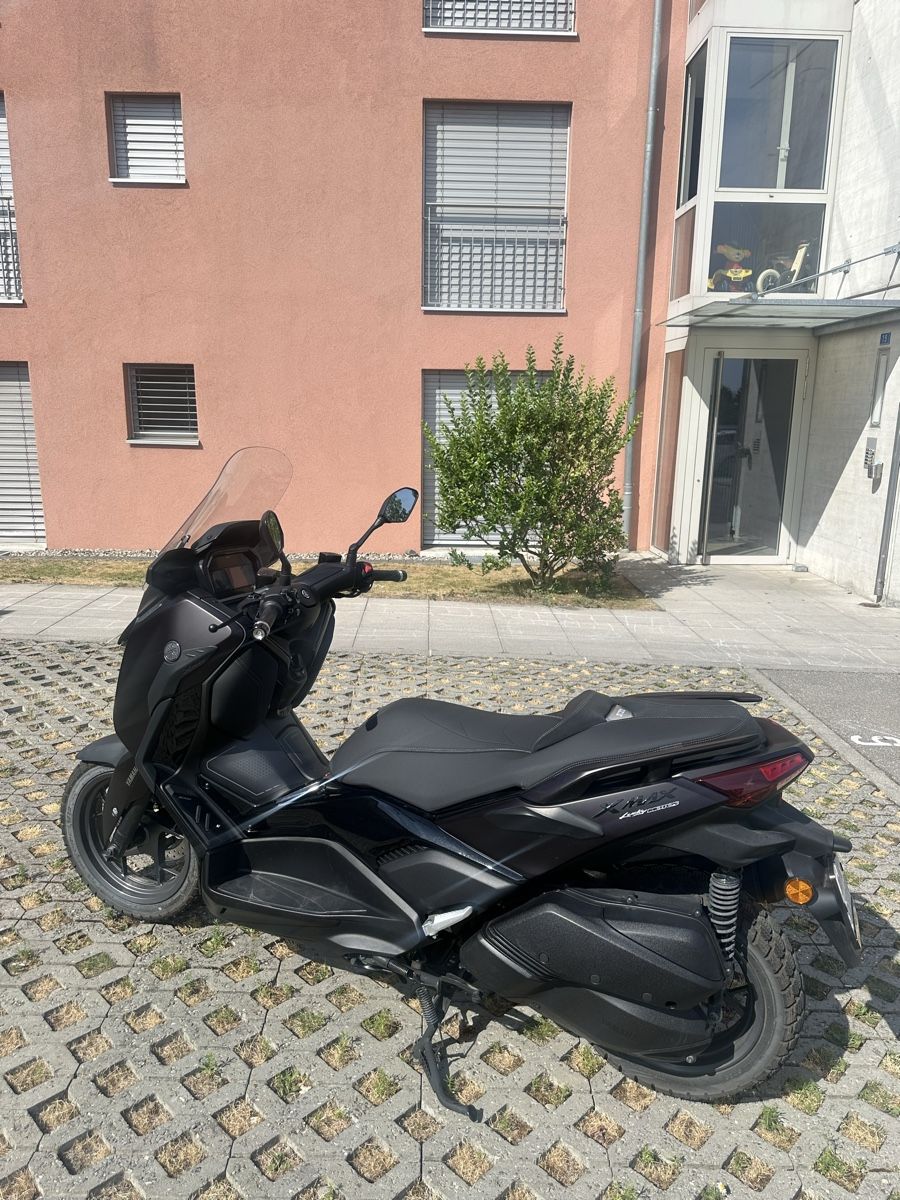 Yamaha Scooters: Yamaha XMAX 300 Tech MAX 2025 – Neu (gemäss Beschreibung) aus Granges-Paccot von Vendeur1700