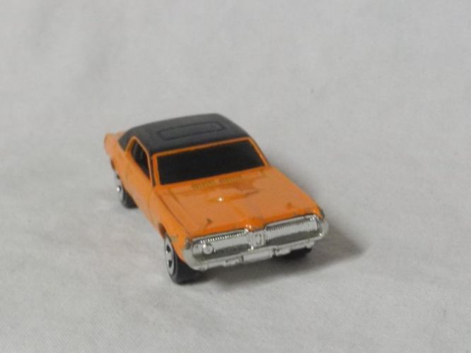 Hot Wheels Modellini d'auto: HOT WHEELS  '68  COUGAR   LEICHT BESPIELT – Usato da Gurtnellen venduto da Murmeli99