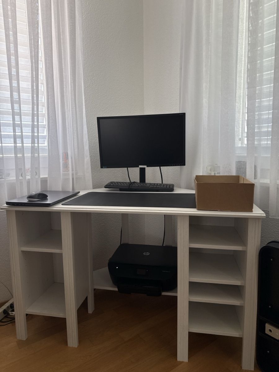 Ikea Bureaux: Eck- Schreibtisch  – D'occasion à Goldach par mic_g26h 1