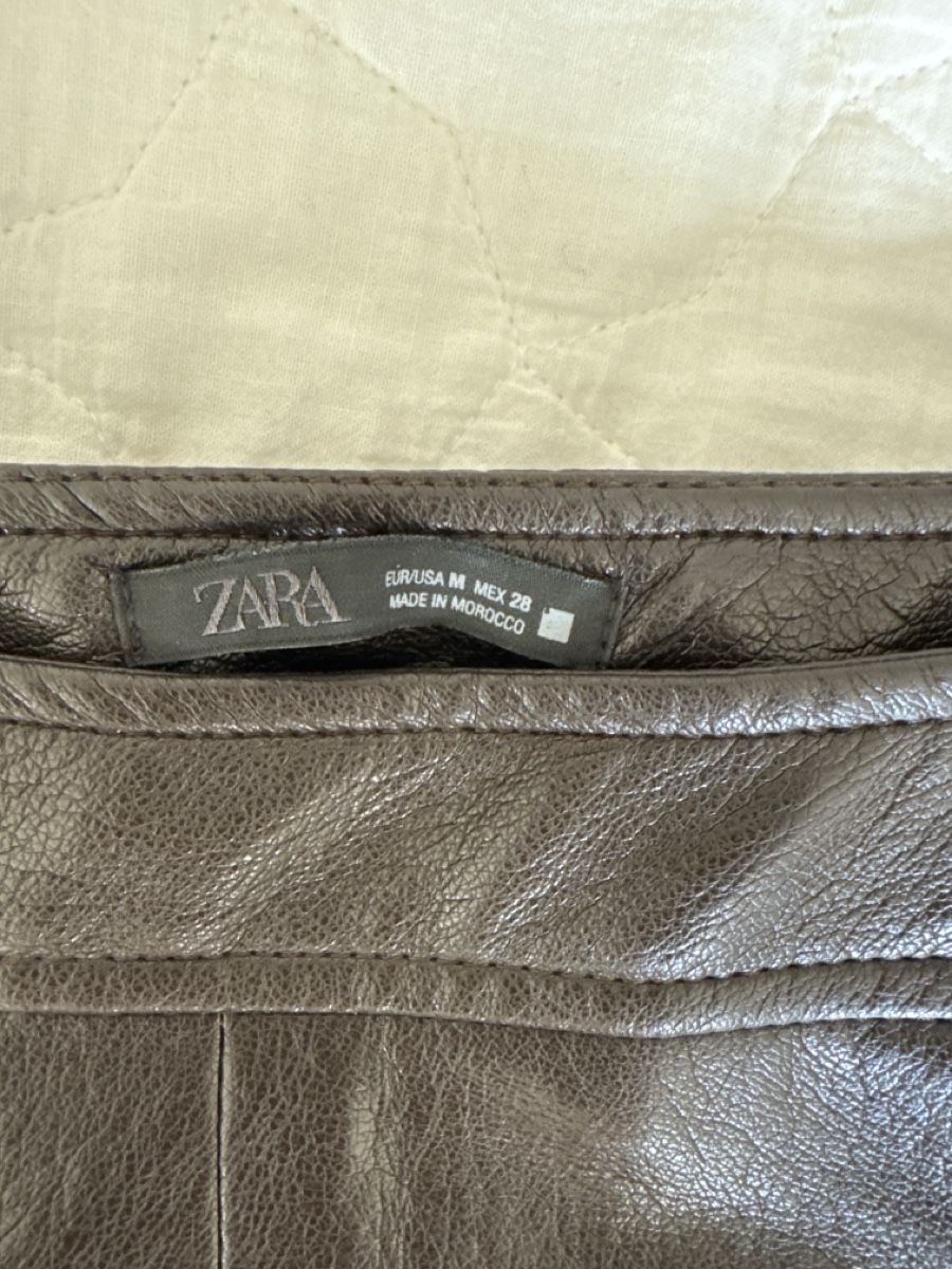 Zara Gonne: Jupe Zara en simili cuir , taille M – Nuovo (secondo la descrizione) da Genève venduto da Cicin 1