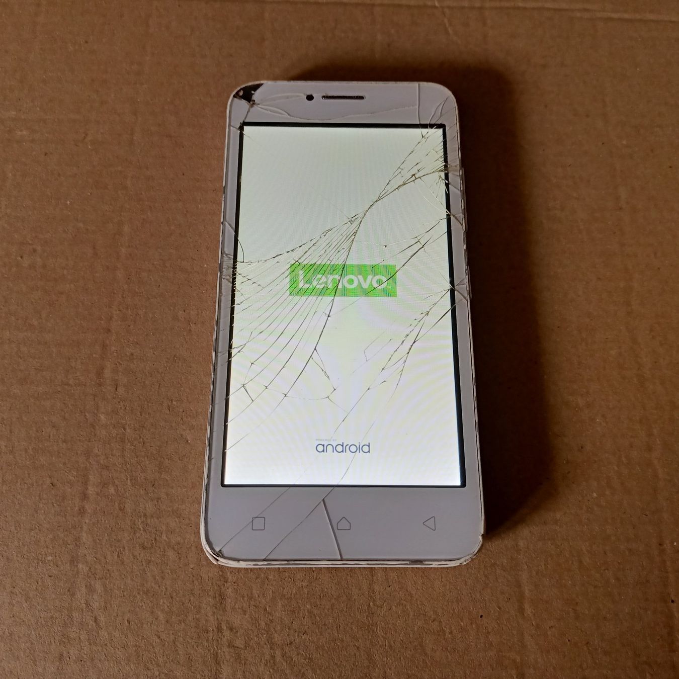 Lenovo Handys / Smartphones: Android Lenovo A2016a40 ohne Lock: Digitizer beschãdigt – Gebraucht aus Winterthur von Opusco