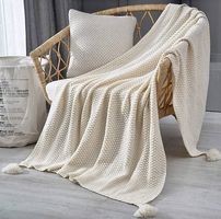 Boho Strickdecke / Kuscheldecke Beige 130 × 130 cm