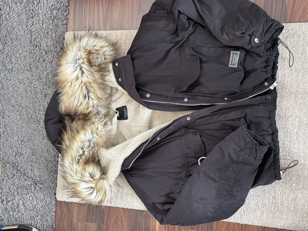Bershka Giacche: Winterjacke Bershka – Usato da Aadorf venduto da WegGeschnappt