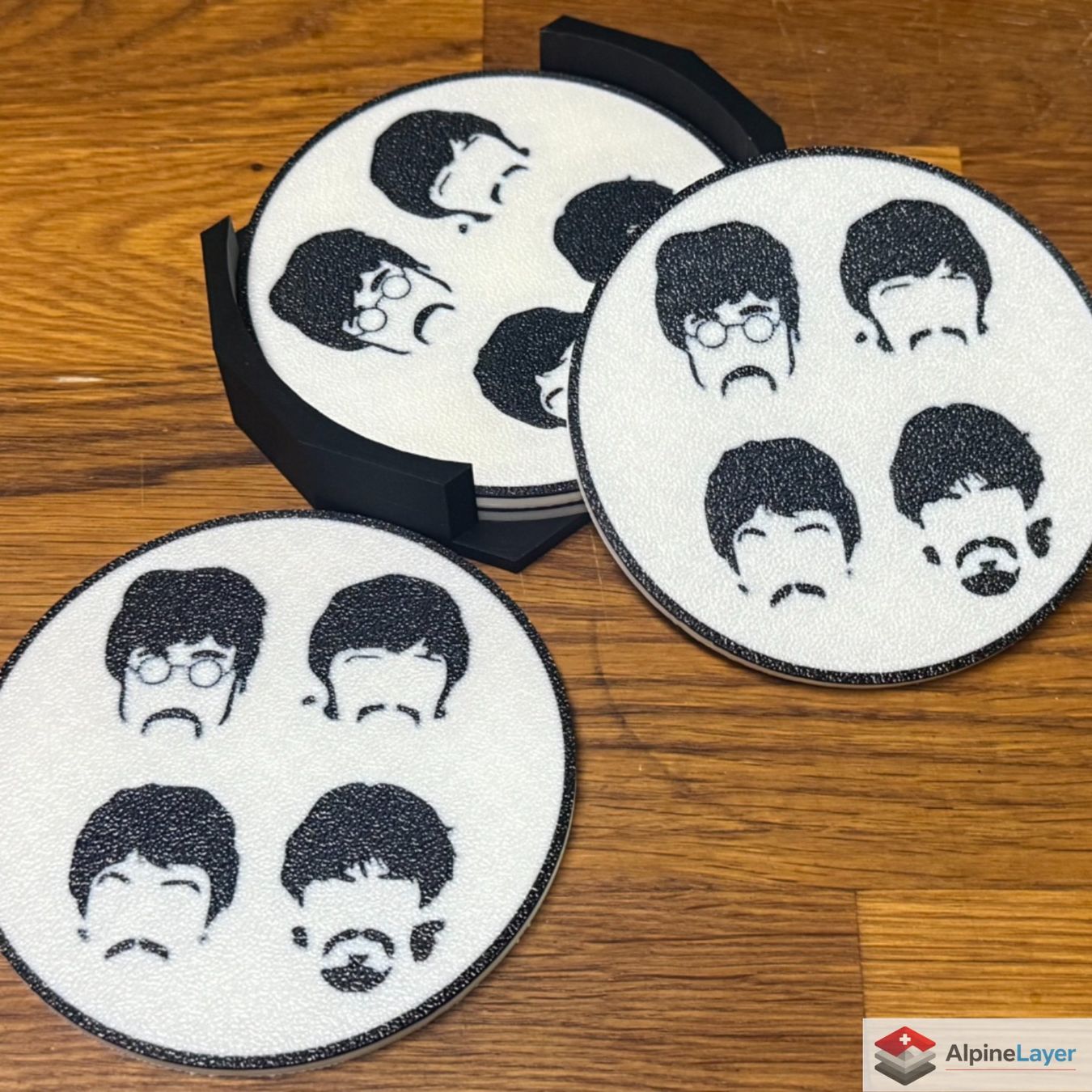 Sottobicchieri: Beatles Silhouette Coasters Set of 4 3D Printed – Nuovo (secondo la descrizione) da Losone venduto da AlpineLayer