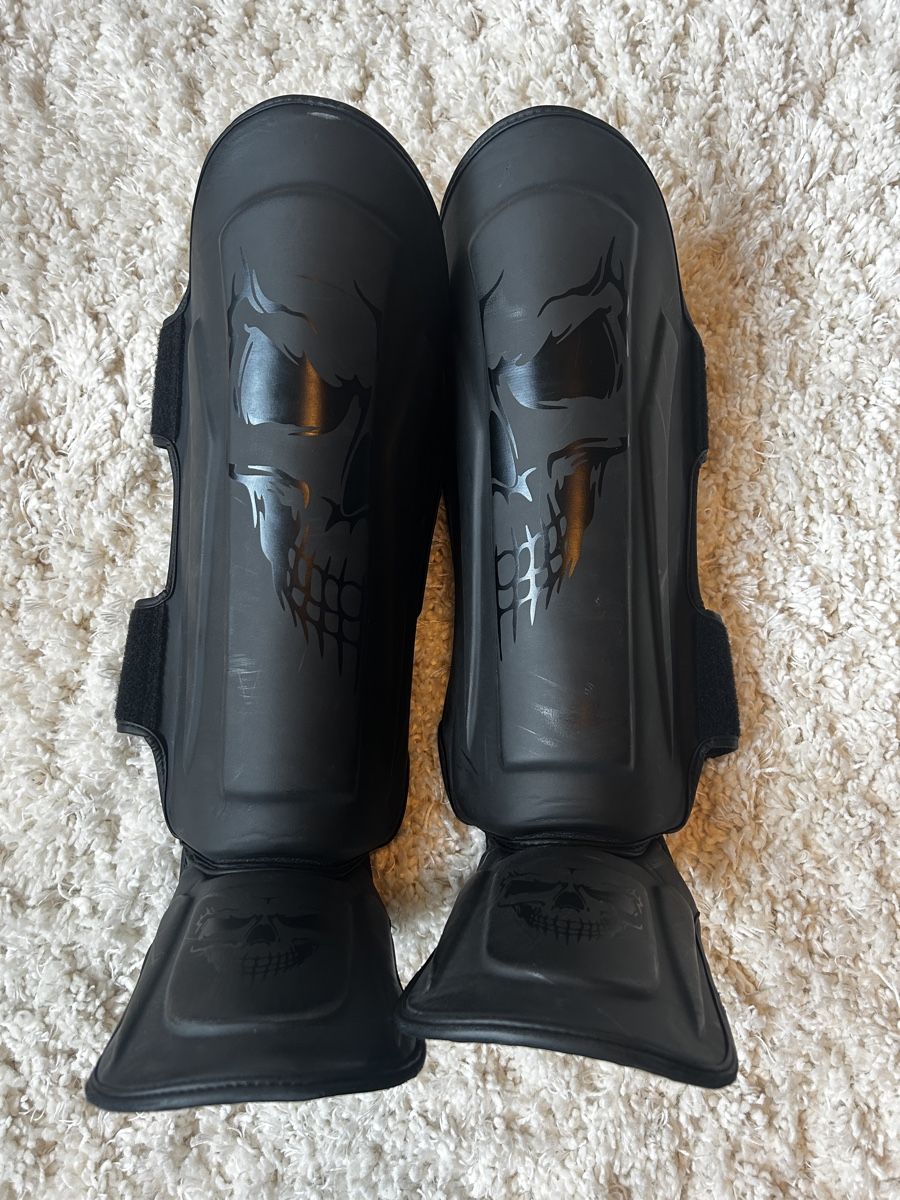 Schutz & Schoner: Kickbox Schienbeinschoner Grösse M – Gebraucht aus Rickenbach BL von mikesince1978 1