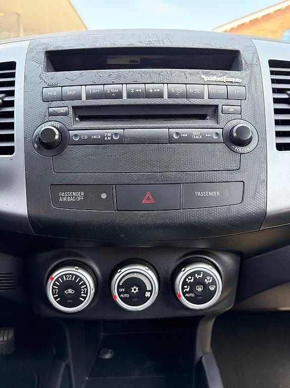 Automobili: Mitsubishi Outlander 2.4 – Usato da Birsfelden venduto da sev_yfh8 4