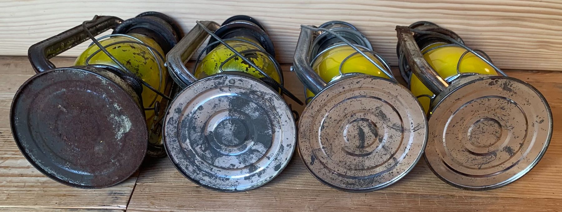 Lampen & Licht: 4 Petrollaternen Chalwyn der CH Armee – Gebraucht aus Goldingen von Bergler012 5