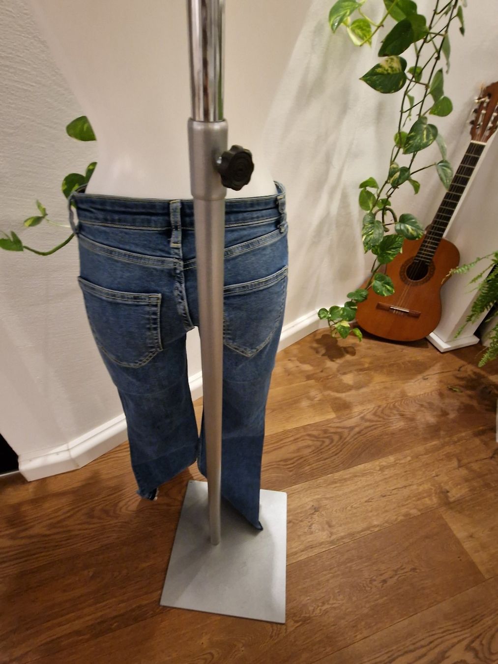 Zara Jeans: Zara Jeans, Grösse 32, Top Zustand – Gebraucht aus Wald ZH von Cjp 3