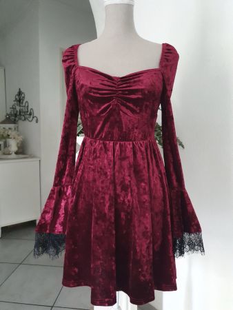Dunkelrotes Gothic Samtkleid Gr S *neuwertig*