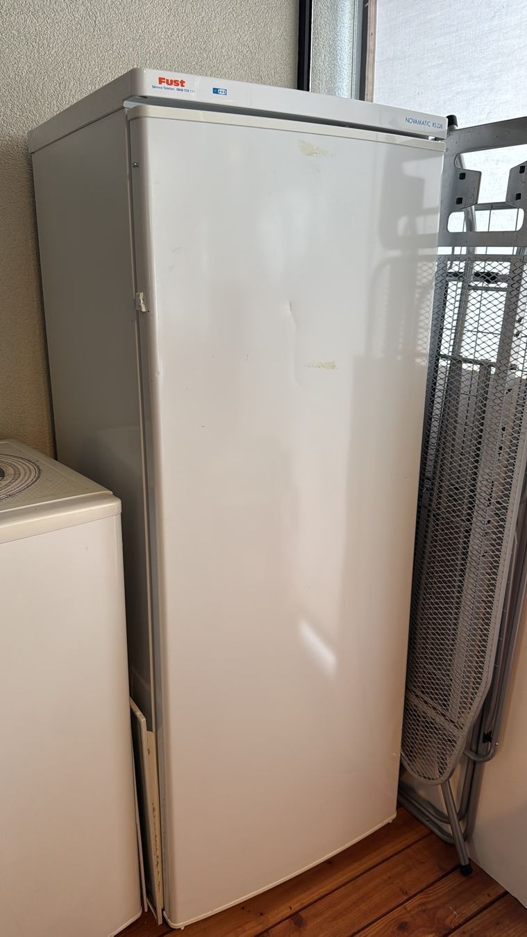 Novamatic Frigoriferi: Free fridge, freezer not working. – Usato da Luzern venduto da ang_5ccw 1