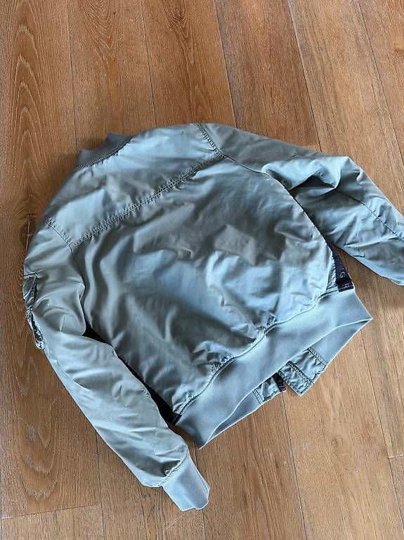 Giacche & Cappotti: Tommy Hilfiger Bomberjacke GR S – Usato da Schindellegi venduto da Poshanna 2