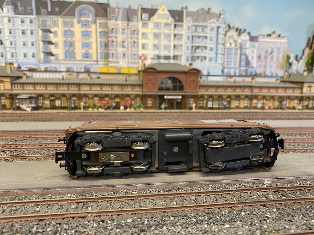 Hag Modellini di ferrovie: HAG 181 Re 4/4 BLS H0 – Usato da Glattpark (Opfikon) venduto da anywaya23 6