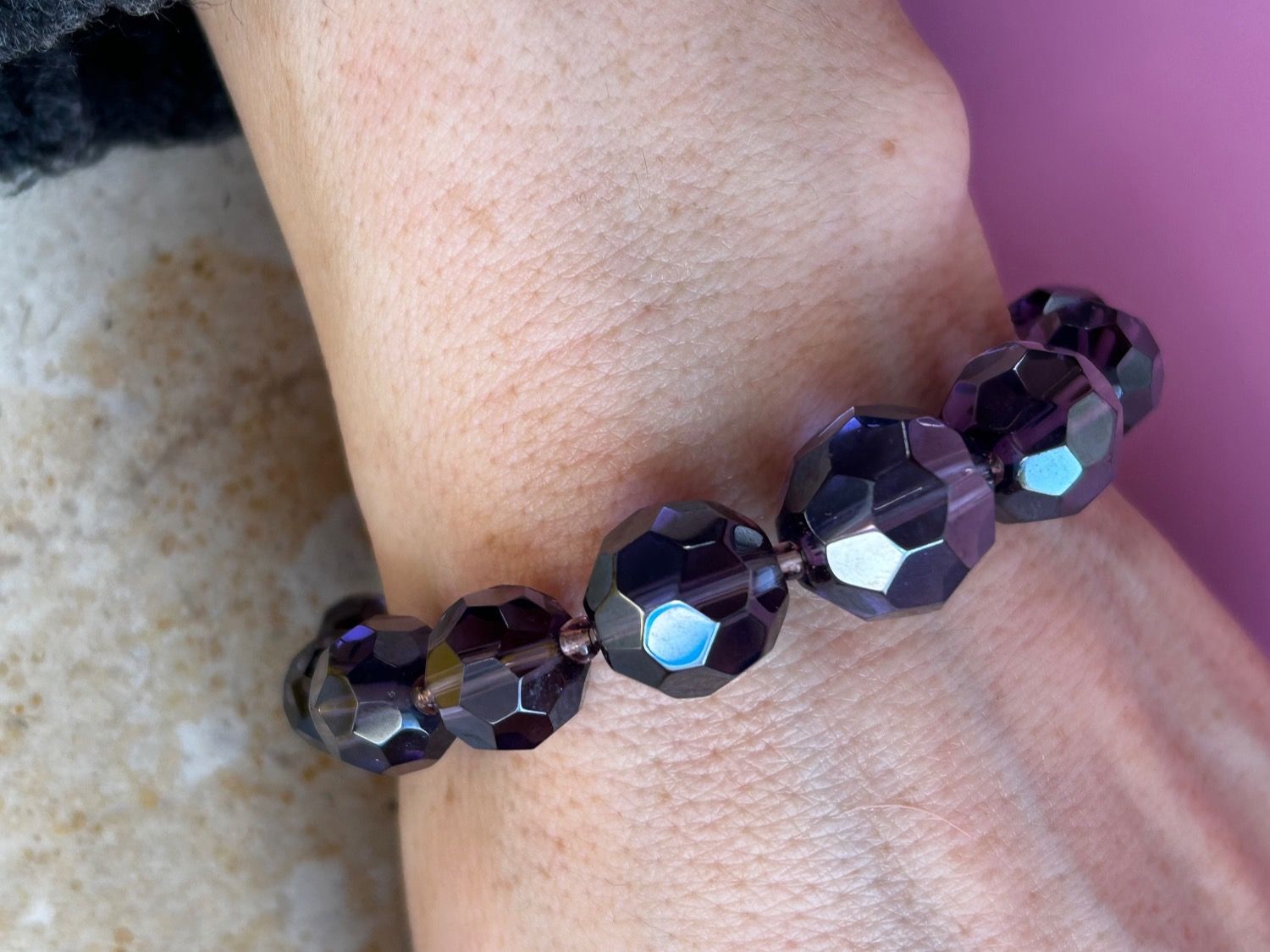 Armbänder & -reifen: Armband violett Disco-Fox oder Charleston – Gebraucht aus Laufen von Bellavitaboom