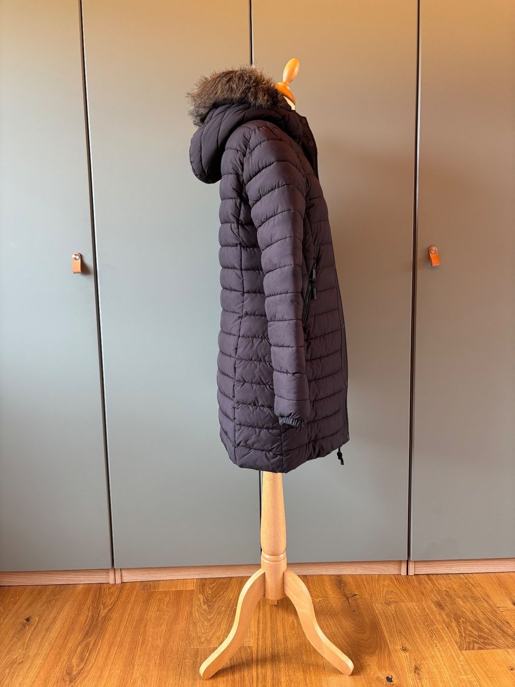 Superdry Mäntel: Wintermantel Damen schwarz mit Kapuze – Gebraucht aus Davos Dorf von maela_17 1
