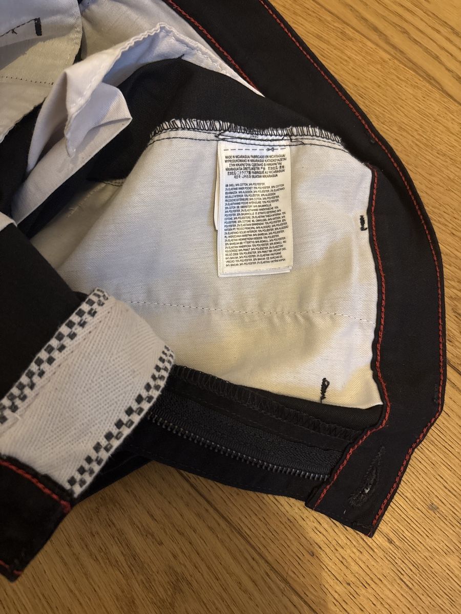 Vans Hosen: Short Vans noir, taille 30 – Neu (gemäss Beschreibung) aus St-Légier-Chiésaz von smet04 4