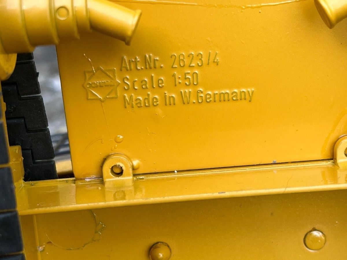 Liebherr Kit di modellismo & Modellini statici: Modell Liebherr 991 Raupenbagger – Usato da Arch venduto da UrsusC46 3