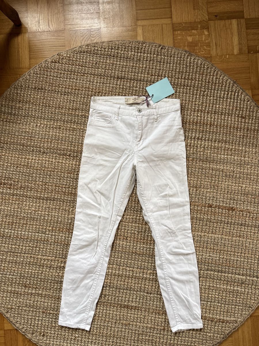 Hollister Pantaloni: Pantalon Hollister  – Usato da Neuchâtel venduto da cam_lf7y
