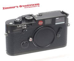 Leica M6, Classic, schwarz; Deckel + Tragriemen