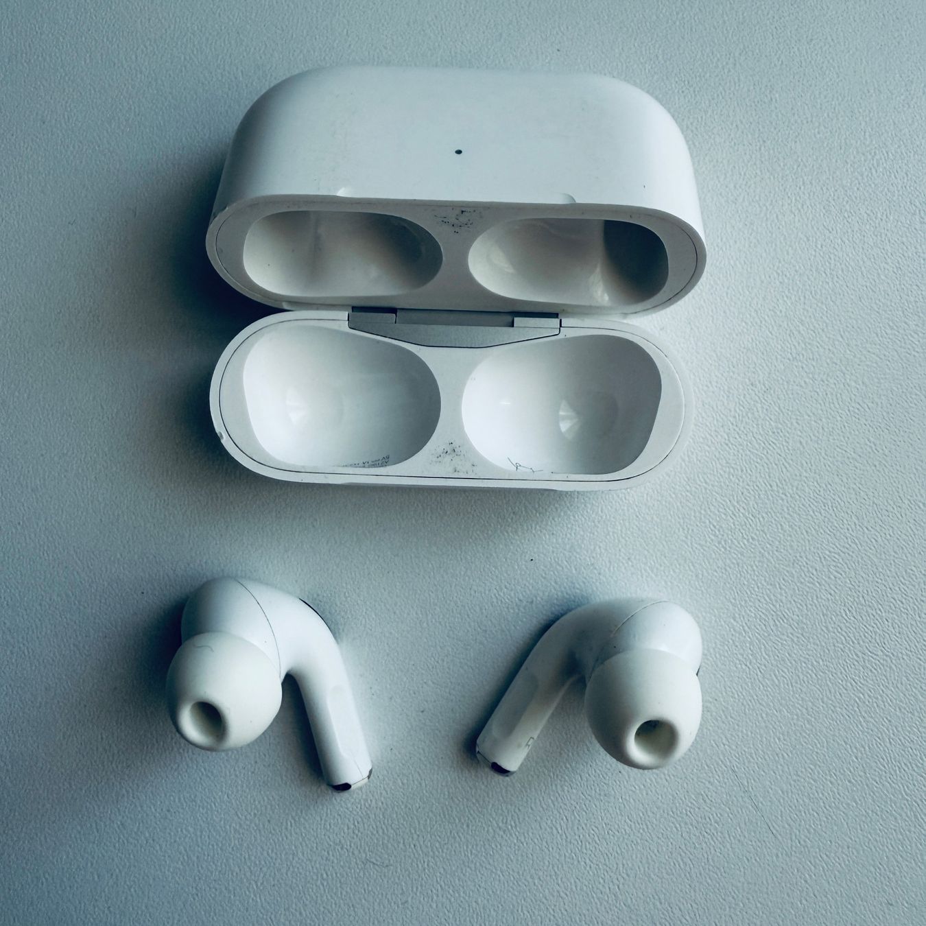Apple Kopfhörer: Original Apple AirPods Pro 1 Gen. mit Wireless Case – Gebraucht aus Basel von MY.AIRPODS.SHOP 2