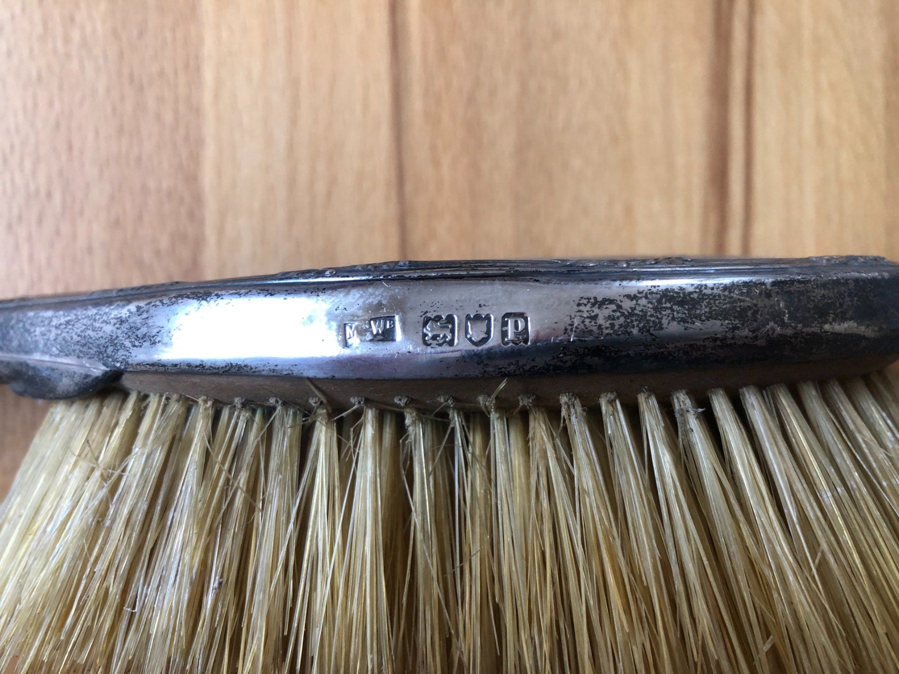 Altro per la cura dei capelli: Antike Sterling Silber Haarbürste mit Monogramm ca. 1910 – Usato da Basel venduto da Cambes 2