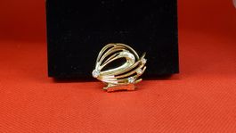 Goldfarbene Brosche mit Strass - Zeitloser Schmuck!