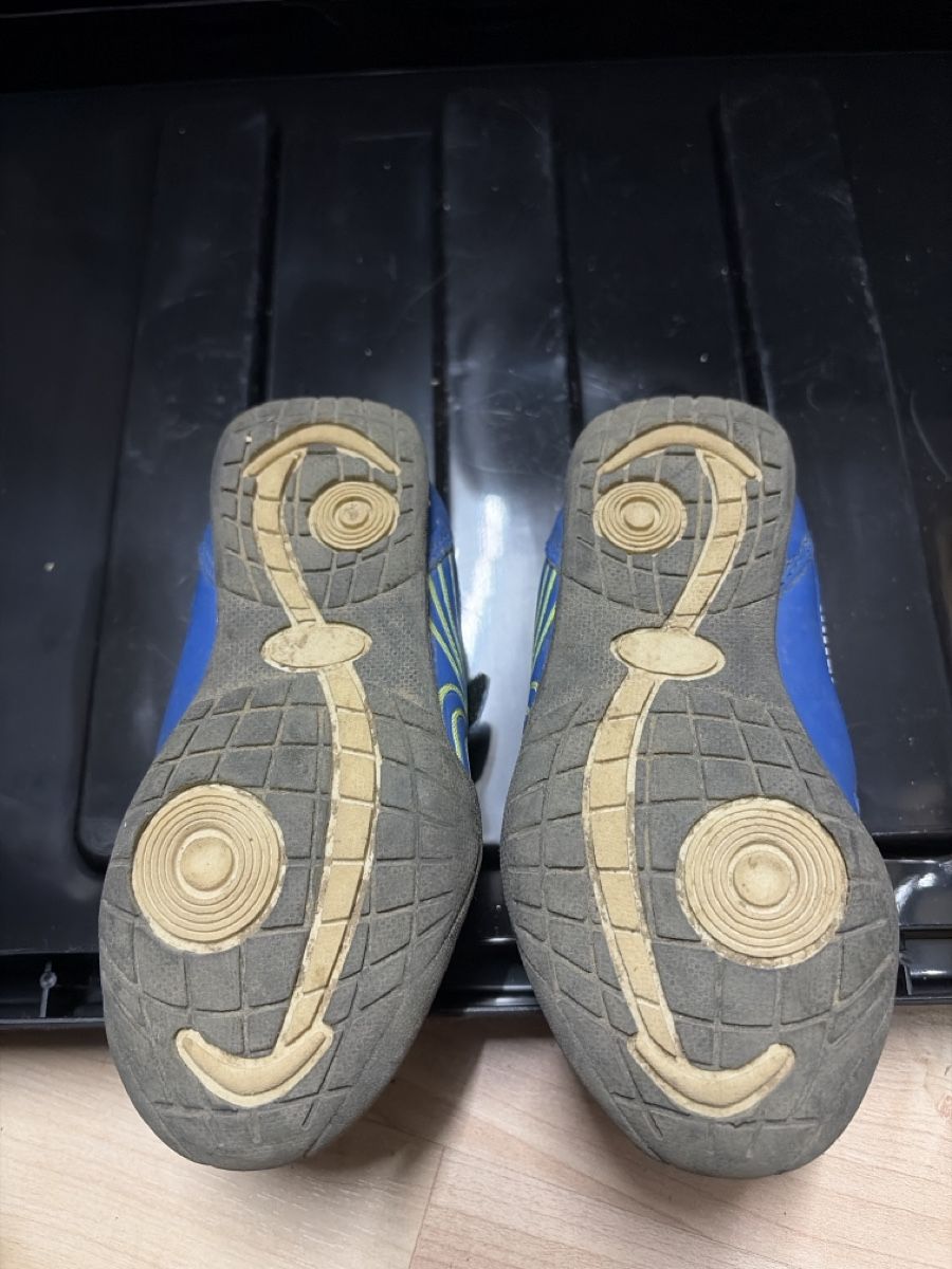 Schuhe für Jungen: Sneaker Grösse 26 – Gebraucht aus Granges-Paccot von Fwaeber 1