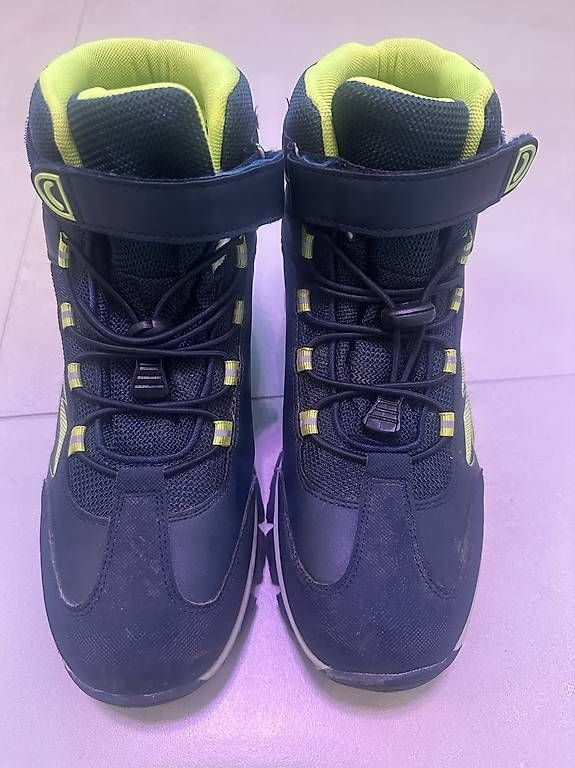 Scarpe per ragazzi: Scarpe da montagna N.39 – Usato da Castel San Pietro venduto da kat_b9br