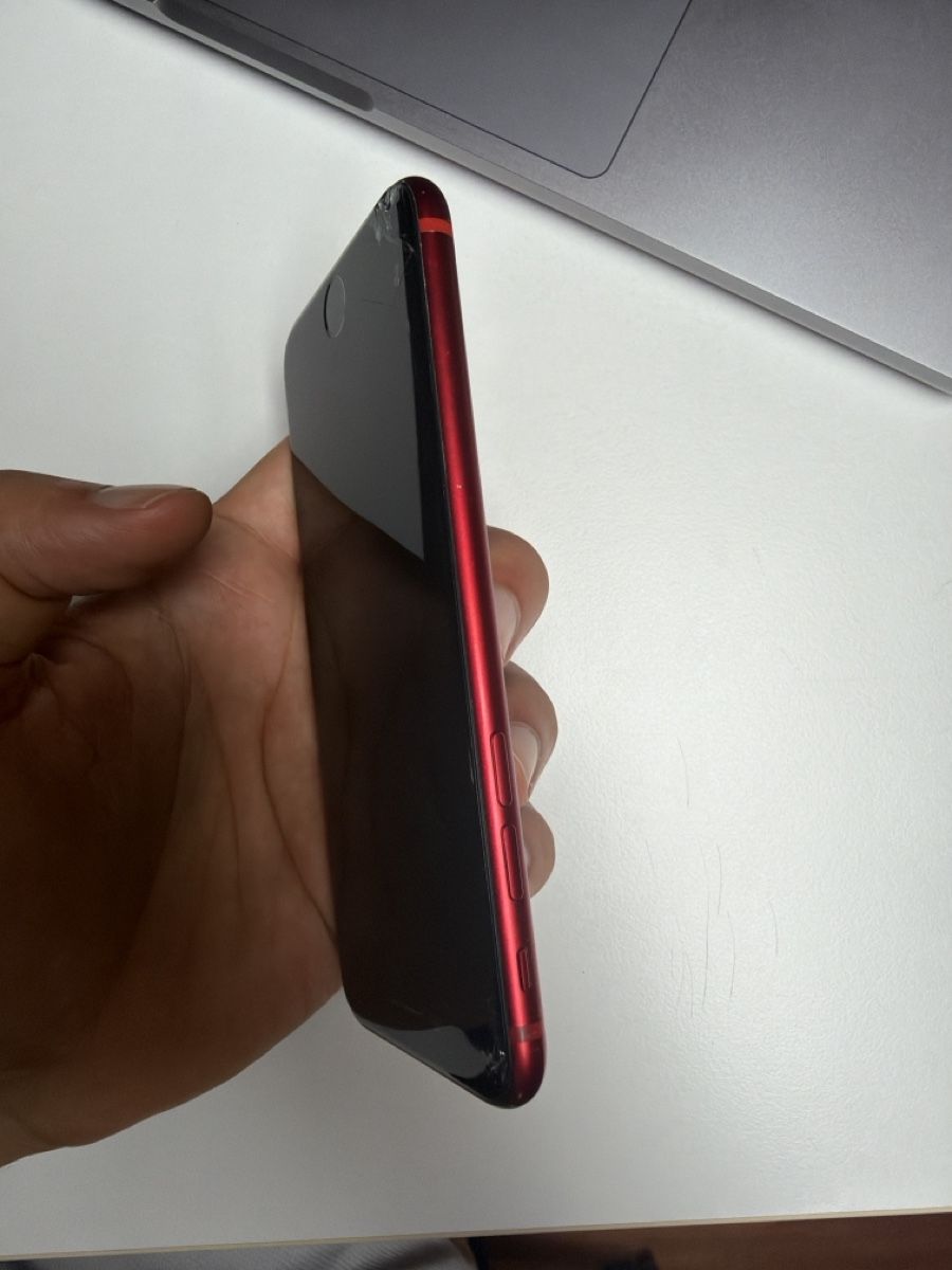 Apple Handys / Smartphones: Apple iPhone SE 128GB Red, Display Defective Condition – Defekt aus Ittigen von karim.2hami 6