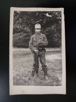 Soldat mit Gewehr darauf  Bajonett um ca. 1915