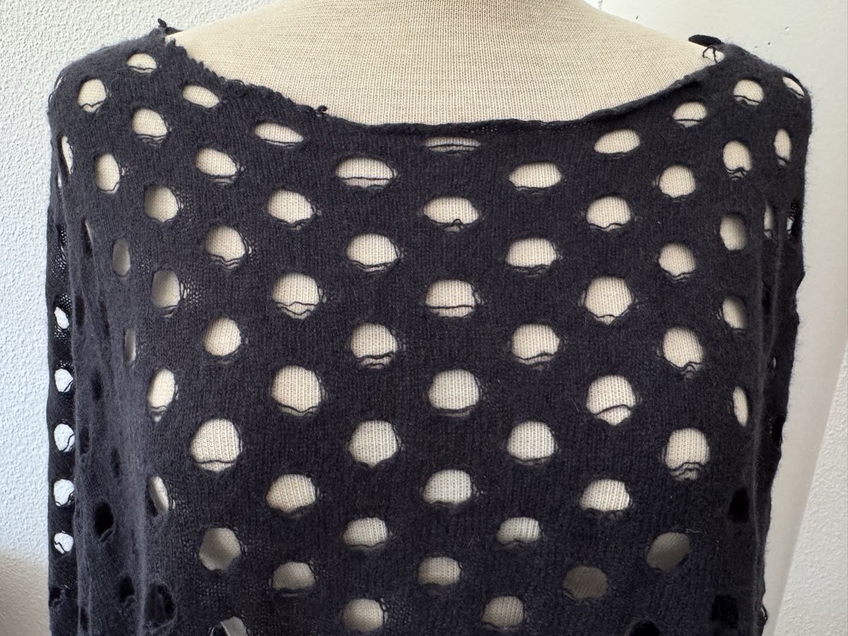 Rundholz Pullover & Sweatshirts: Pull oversize RUNDHOLZ OS 100% Cachemire noir, effet trous – Neu (gemäss Beschreibung) aus Morges von sandy069 3