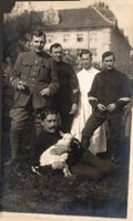Gruppe von Soldaten in Uniform, Zicklein (1. WK)