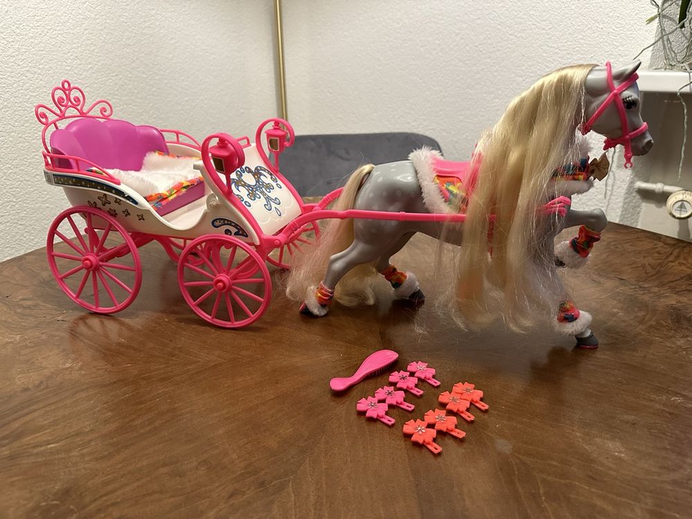 Luxus Barbie Kutsche Mit Pferd Bild