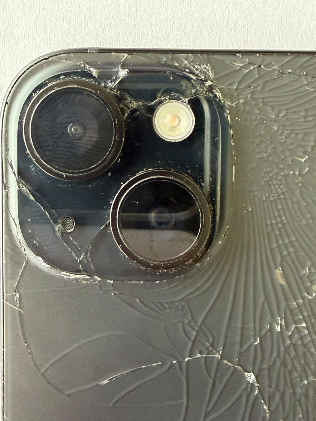 Apple Telefoni cellulari / Smartphones: iPhone 15 Pro – Usato da Herrliberg venduto da PtS879000 2