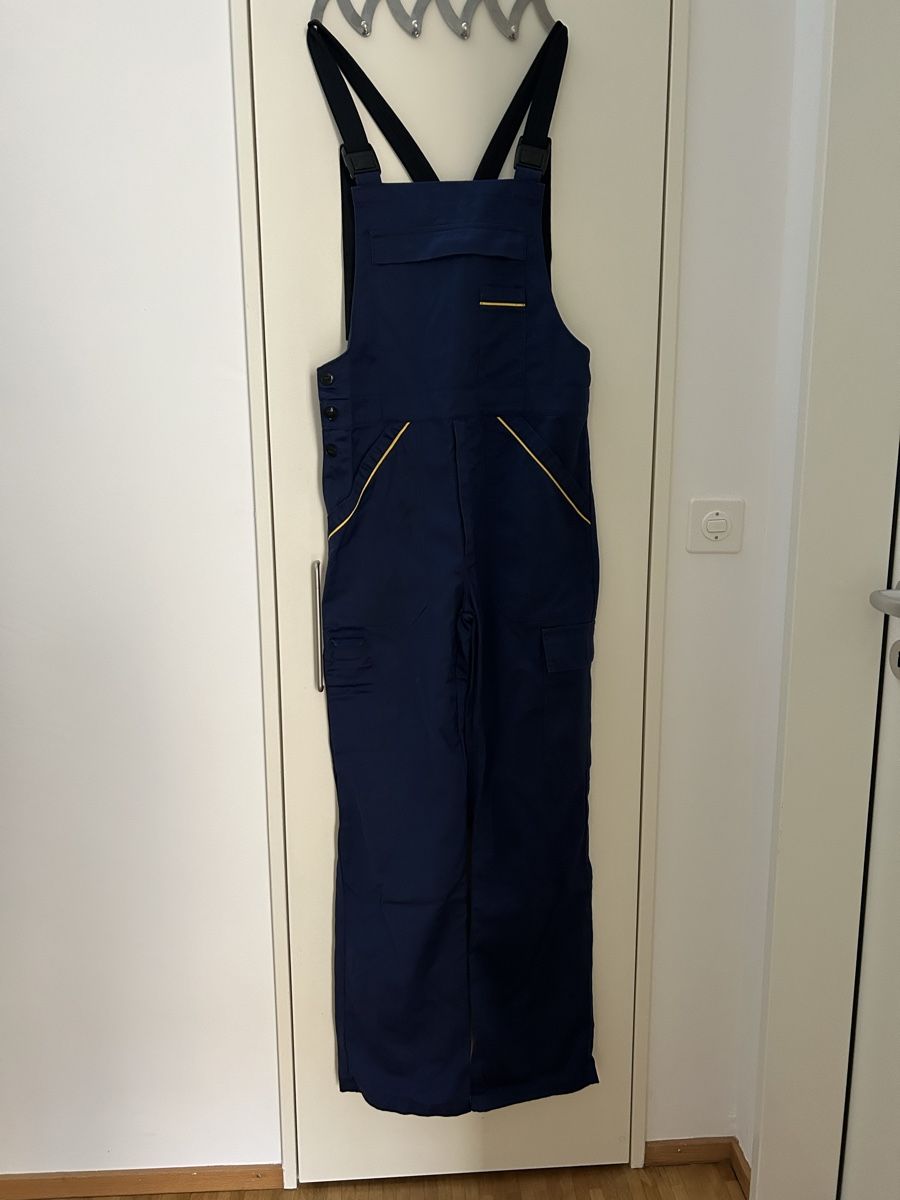 Pantaloni: Arbeitshose Latzhose – Usato da Winterthur venduto da turmalina15