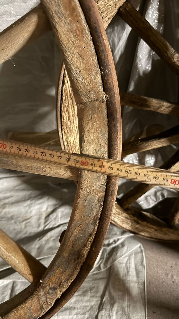 Tutte le decorazioni: Holz Wagenräder – Usato da Wald ZH venduto da Walder8636 3