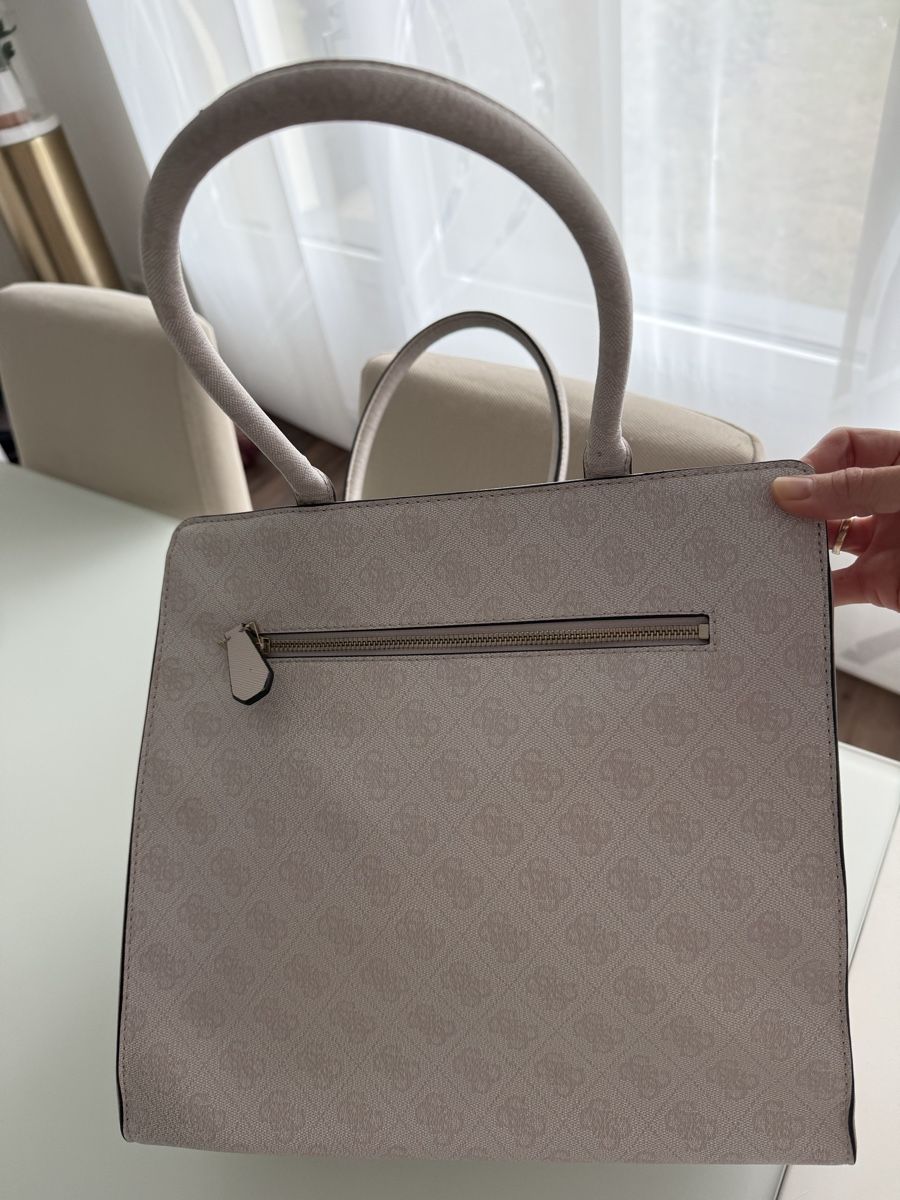 Guess Borse da donna: Guess Handtasche hellbeige mit Logo Muster gebraucht – Usato da Lachen SZ venduto da noel83 1
