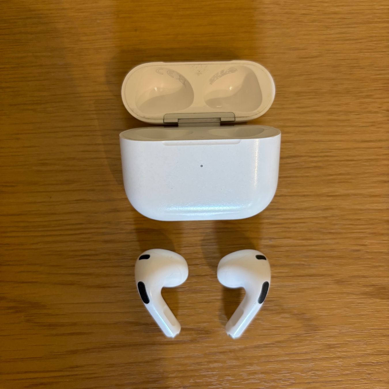 Apple Kopfhörer: Apple AirPods (3rd Generation) – Gebraucht aus Beggingen von sltz82