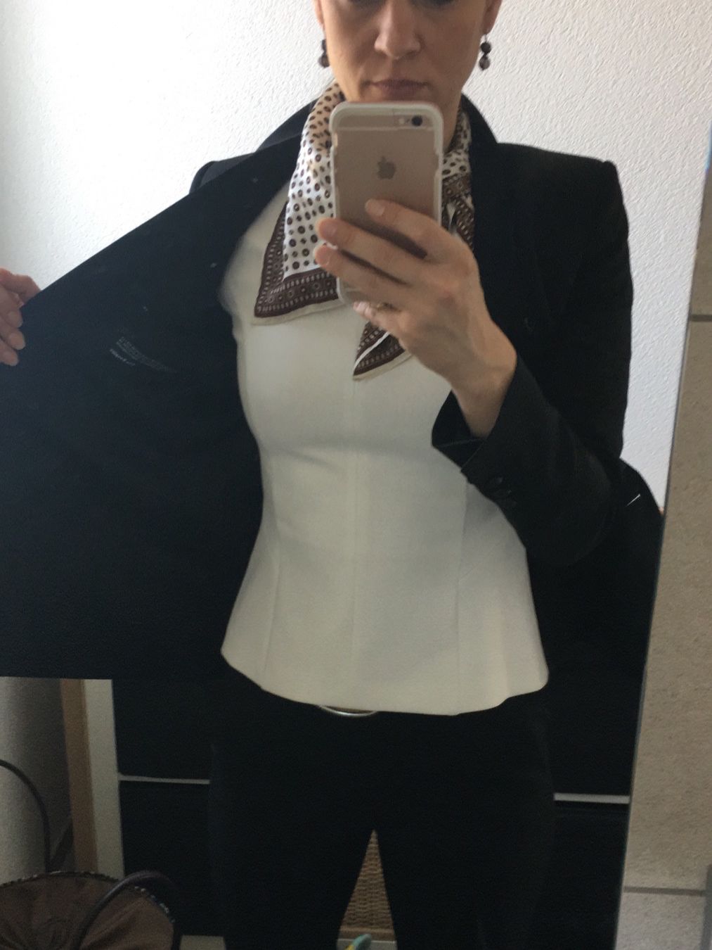 Hugo Boss Tops: Hugo Boss Peplum Oberteil Weiss Gr. 36 Business Elegant – Neuf (Voir description) à Wallisellen par Lan_82sz