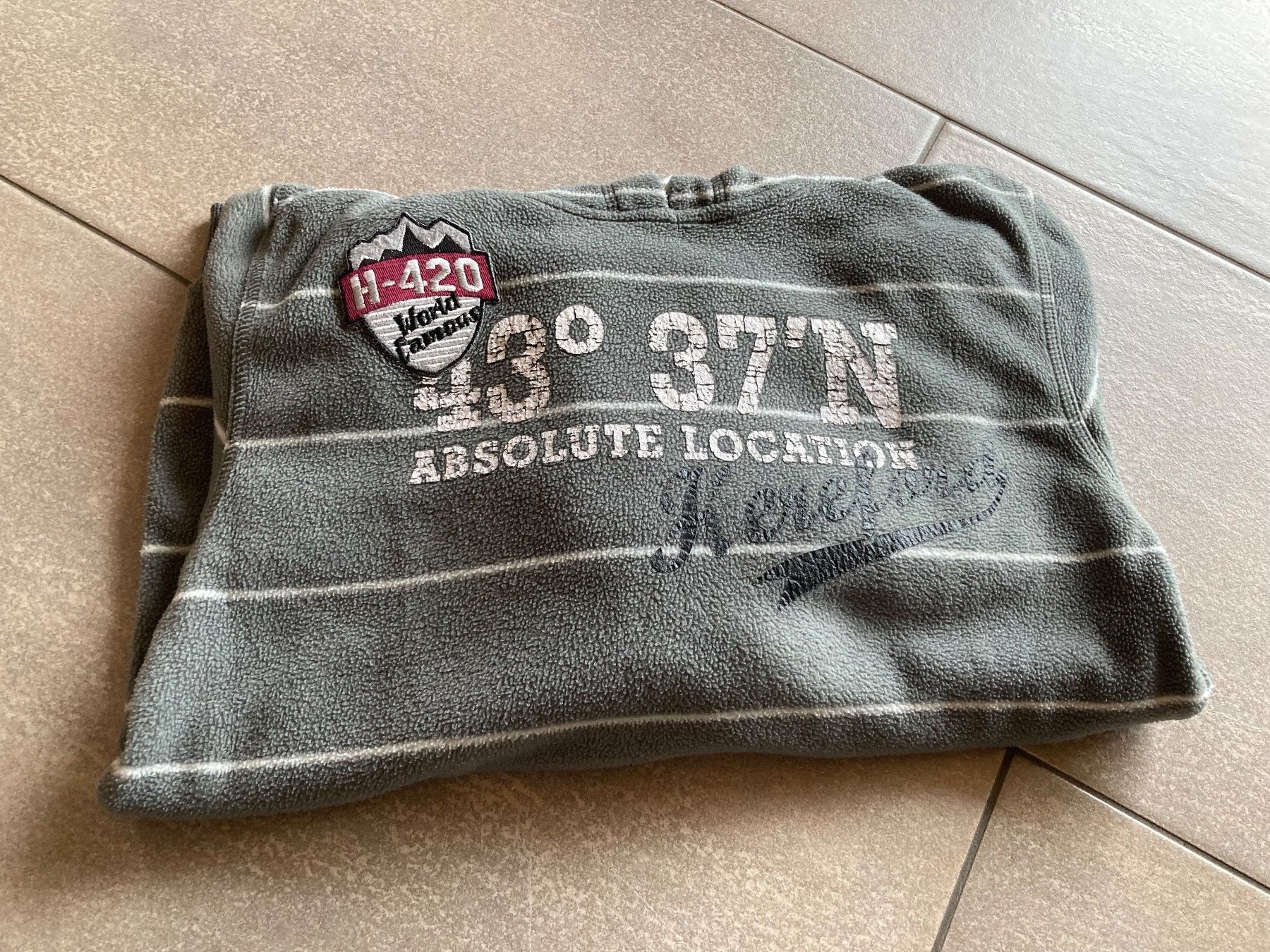 C&A Maglioni & Felpe: Faserpelz Pulli Gr. 146/152 mit Kapuze – Usato da Mosnang venduto da Kusli09 2