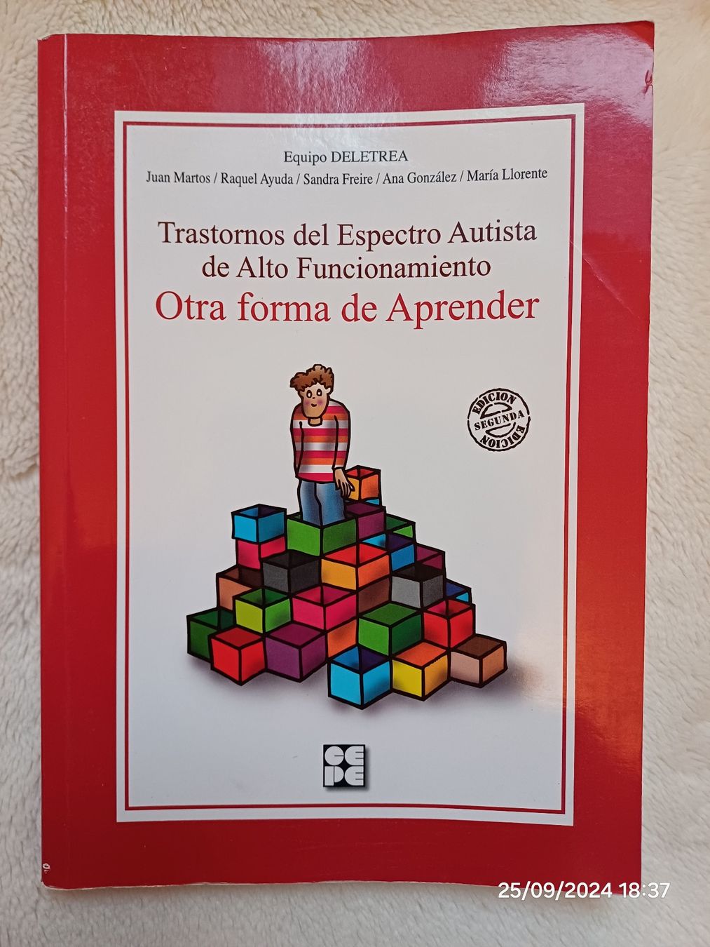 Libri: Spanischen Buch - Titel: "Otra Forma de Aprender" Autismo – Usato da Würenlos venduto da JRP_71