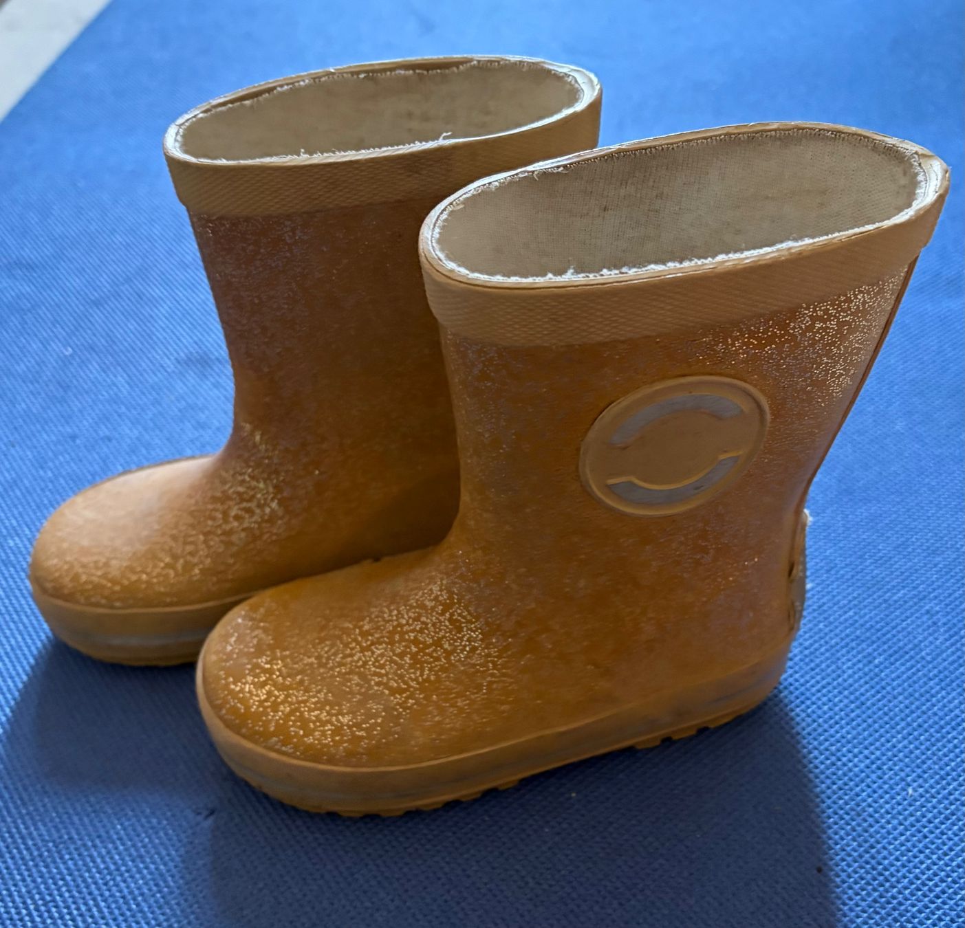 Chaussures garçon: Mikkline, Grösse 23 – D'occasion à Triboltingen par zimtsterndli5