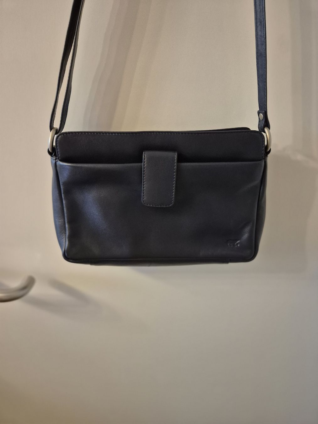 Borse da donna: Lederhandtasche dunkelblau von Bear – Usato da Thalwil venduto da Coco2025 2