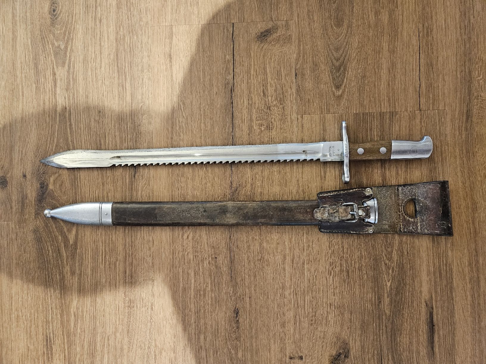 Schweizer Armee Armi bianche: Sägebajonett – Usato da Hasle b. Burgdorf venduto da mir_qk9d