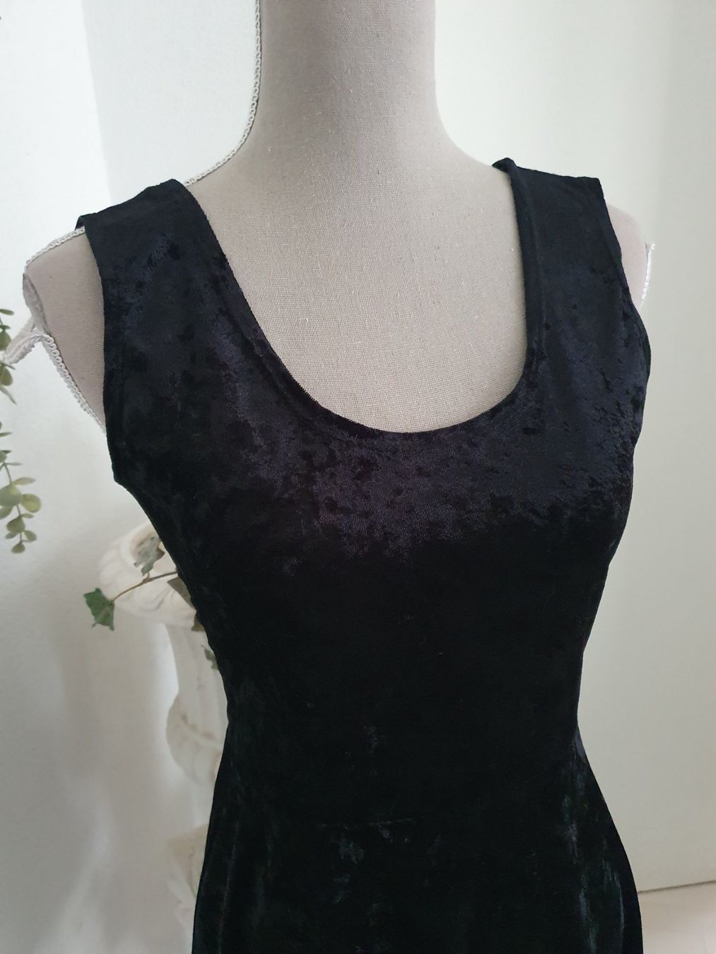 Kleider: Gothic Samtkleid Gr S "Glamorous" – Gebraucht aus Münsingen von BlackTears-3 2