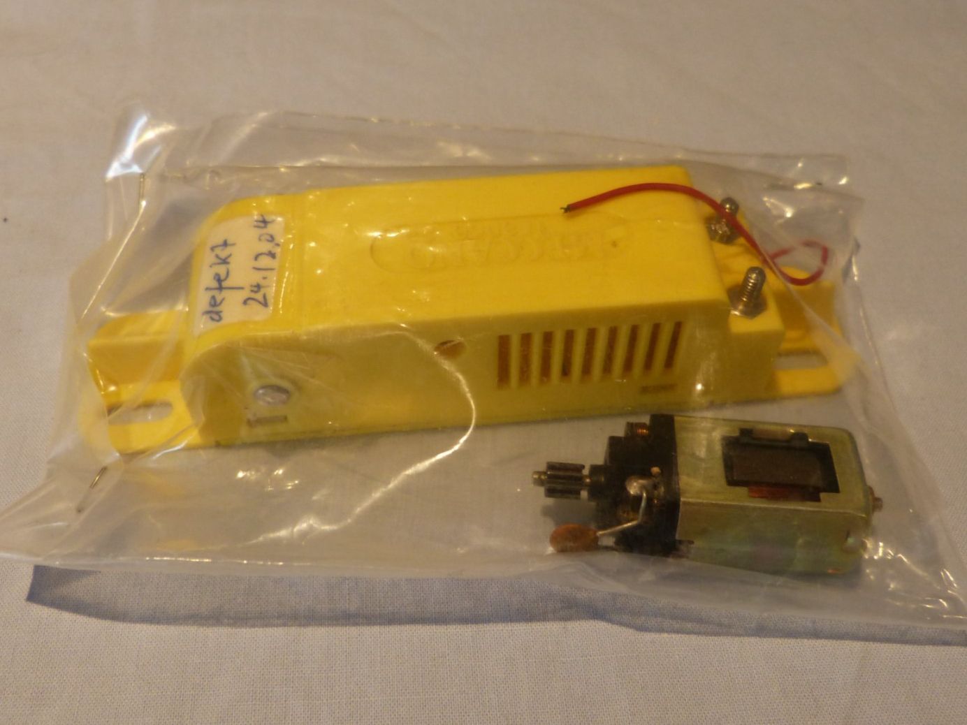 Meccano Kit di costruzioni: Meccano alter Elektromotor defekt – Usato da Lengnau BE venduto da AllerleiSUPER